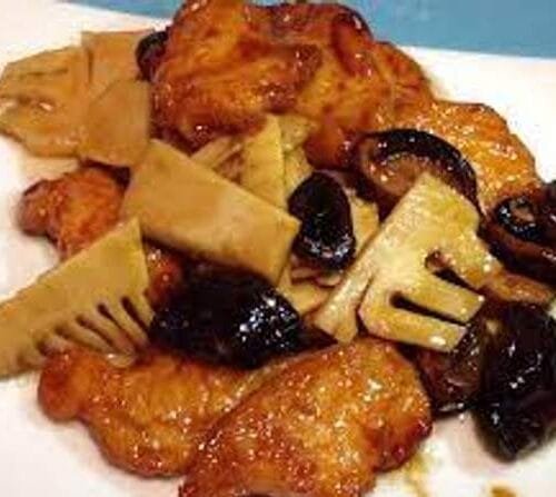105.Pescado Con Setas Chinas Y Bambú
